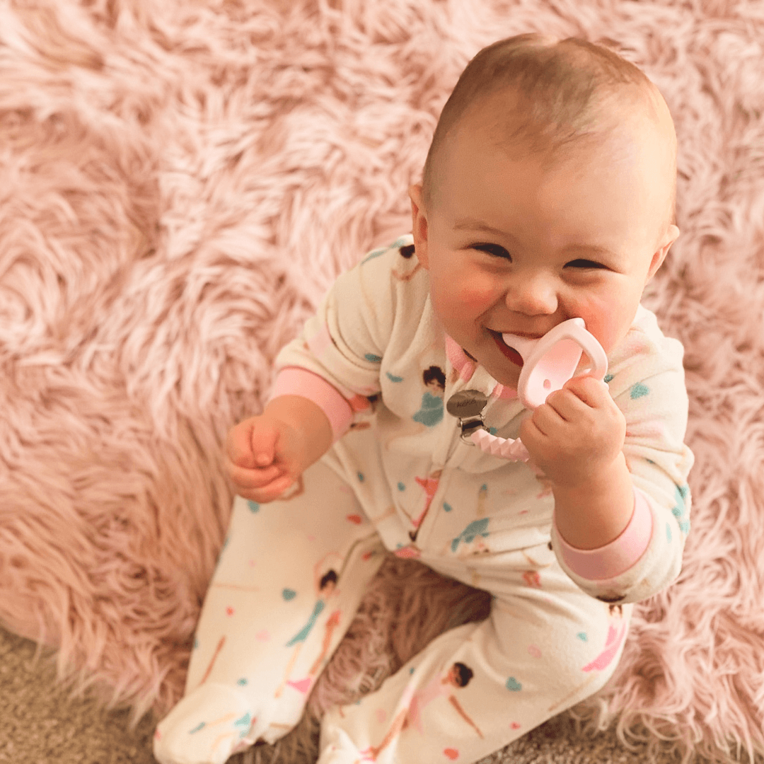 kéké Silicone Pacifier with Silicone Pacifier Clip