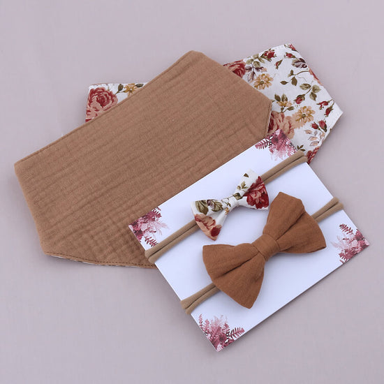Camélia Bib and Bow