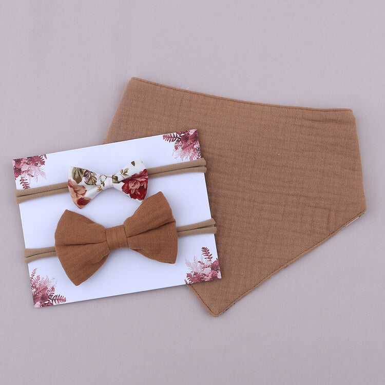 Camélia Bib and Bow